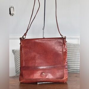 THE BRIDGE leather crossbody bag. 💯 Italian leather!!